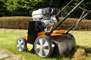 Benzine verticuteermachines